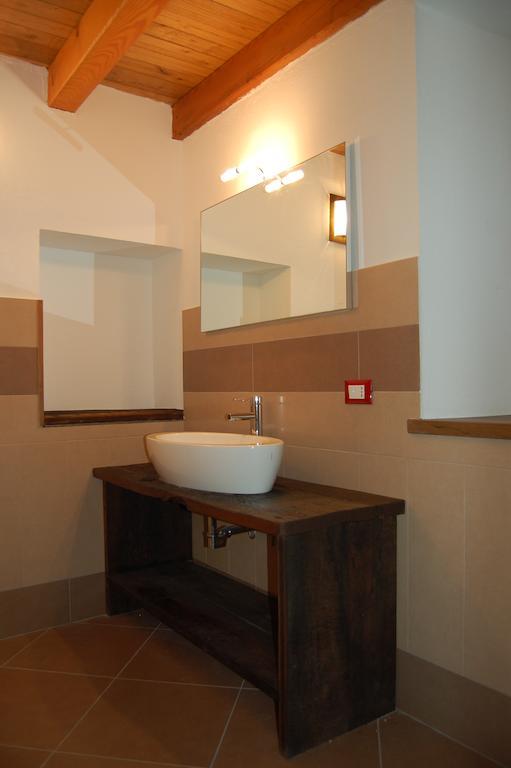 Il Nocciolo Bed & Breakfast บาร์ด ภายนอก รูปภาพ