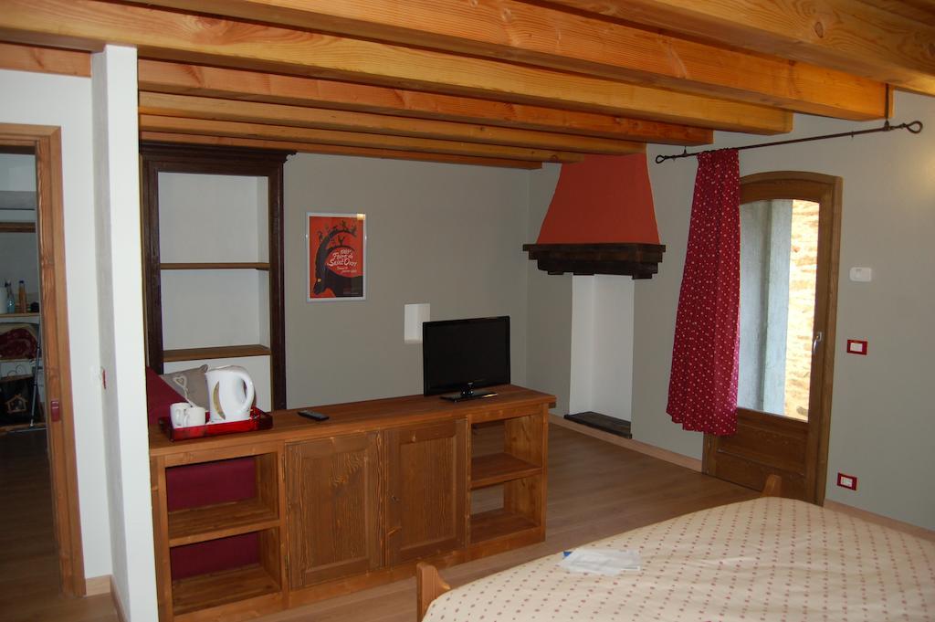 Il Nocciolo Bed & Breakfast บาร์ด ห้อง รูปภาพ