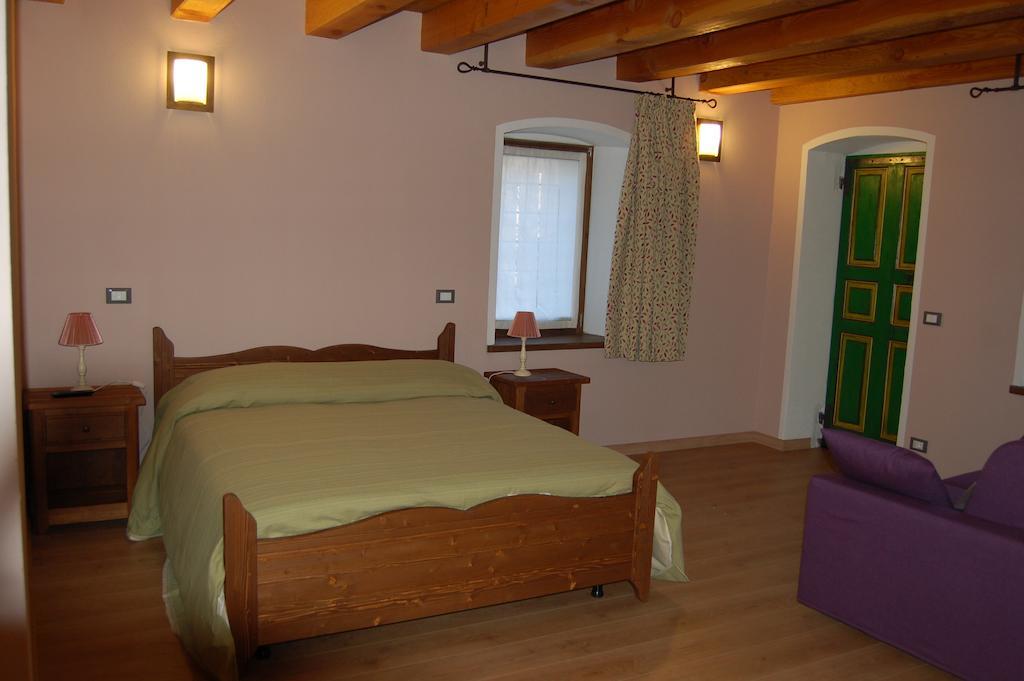 Il Nocciolo Bed & Breakfast บาร์ด ภายนอก รูปภาพ