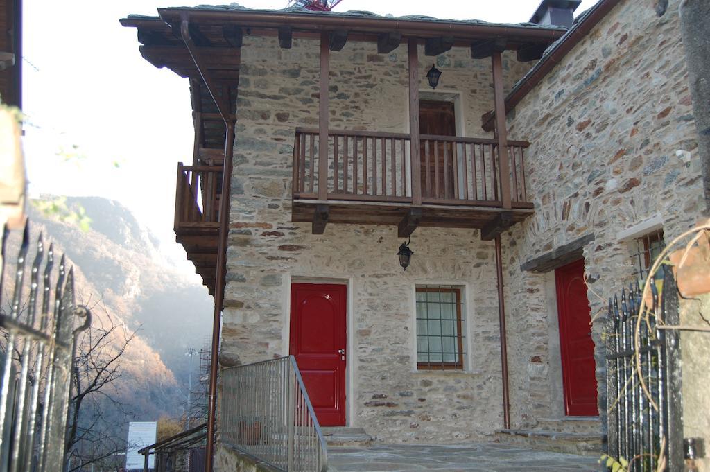 Il Nocciolo Bed & Breakfast บาร์ด ภายนอก รูปภาพ