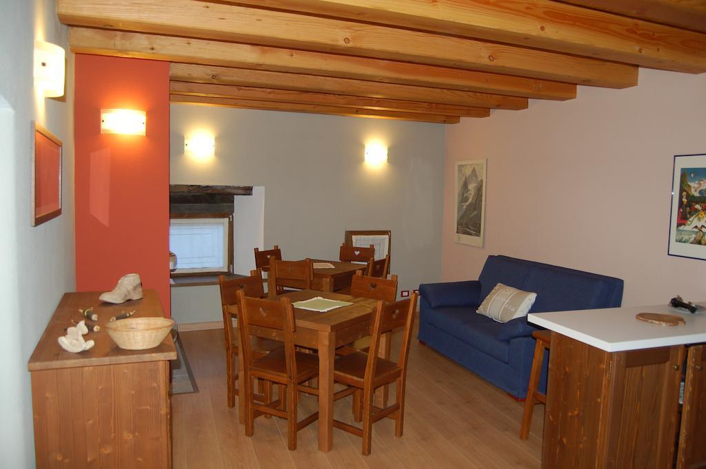 Il Nocciolo Bed & Breakfast บาร์ด ภายนอก รูปภาพ